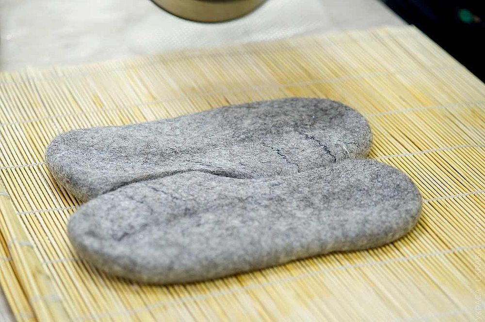 Валяние тапок шлепки Валяние тапок шлепки