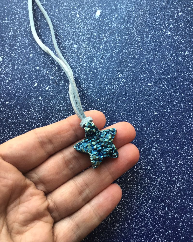 Украшение из замши Украшение из замши