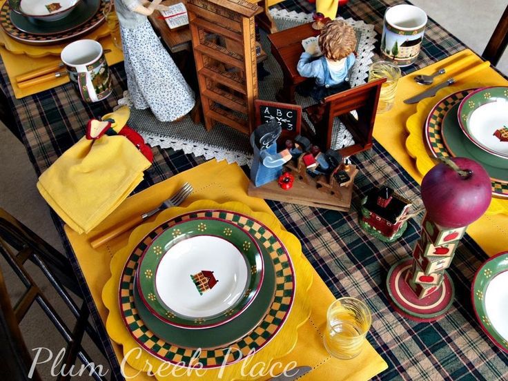 осеньBack to school table, tablescape, apples, Block Country Village, plaid осень