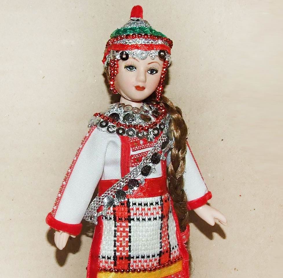 Кукла в национальном костюме купить. Национальный Чувашский костюм Сударушка. Чувашская кукла Илемпи. Кукла в чувашском национальном костюме. Чувашский наряд для куклы.