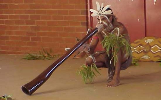 Диджериду - музыкальный духовой инструмент аборигенов Австралии