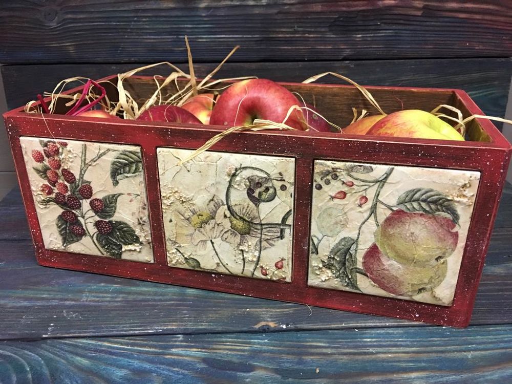 Декупаж имитации. Урожай в ящиках декор. Декупаж с поталью. Имитация чеканки. Декупаж имитации.