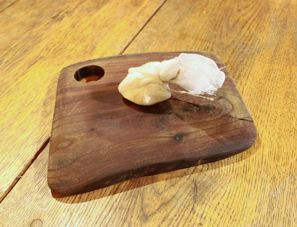 Как сделать масло из грецких орехов для смазки деревянных изделий .