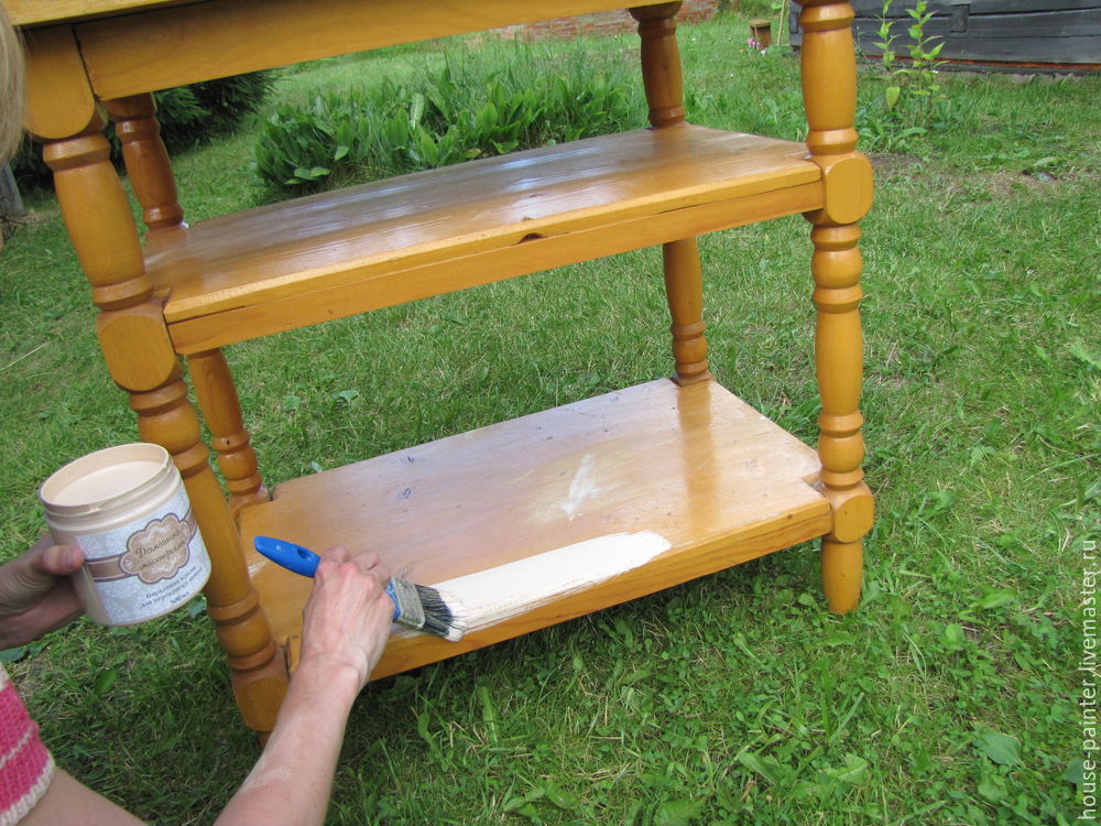 Осваиваем простые техники окрашивания и декорирования лакированного столика, фото № 7