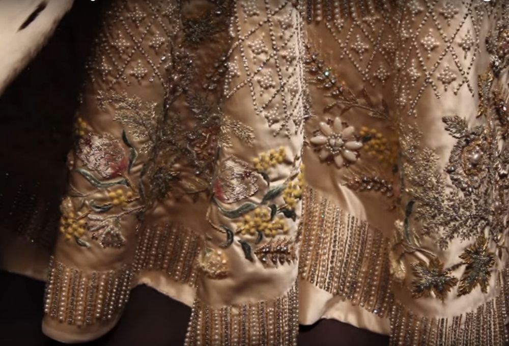 Embroidery on the Coronation Gown of Elizabeth II: Ideas & Inspiration ...