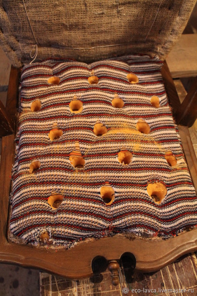 Druhý život. Restaurování starého křesla, foto č. 8