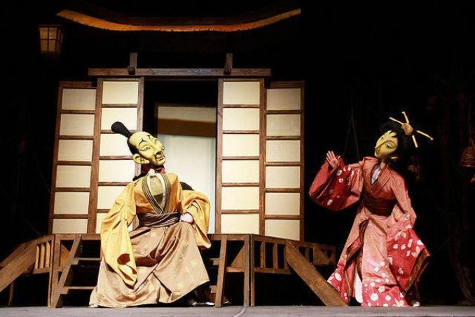 Японский театр сканворд. Японский театр Бунраку. Кукольный театр Бунраку в Японии. Театр дзёрури в Японии. Театр кукол нингё-дзёрури 17 век.