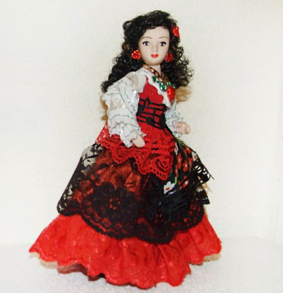 Испанка, танцующая фламенко, особенности испанского костюма, фото № 32