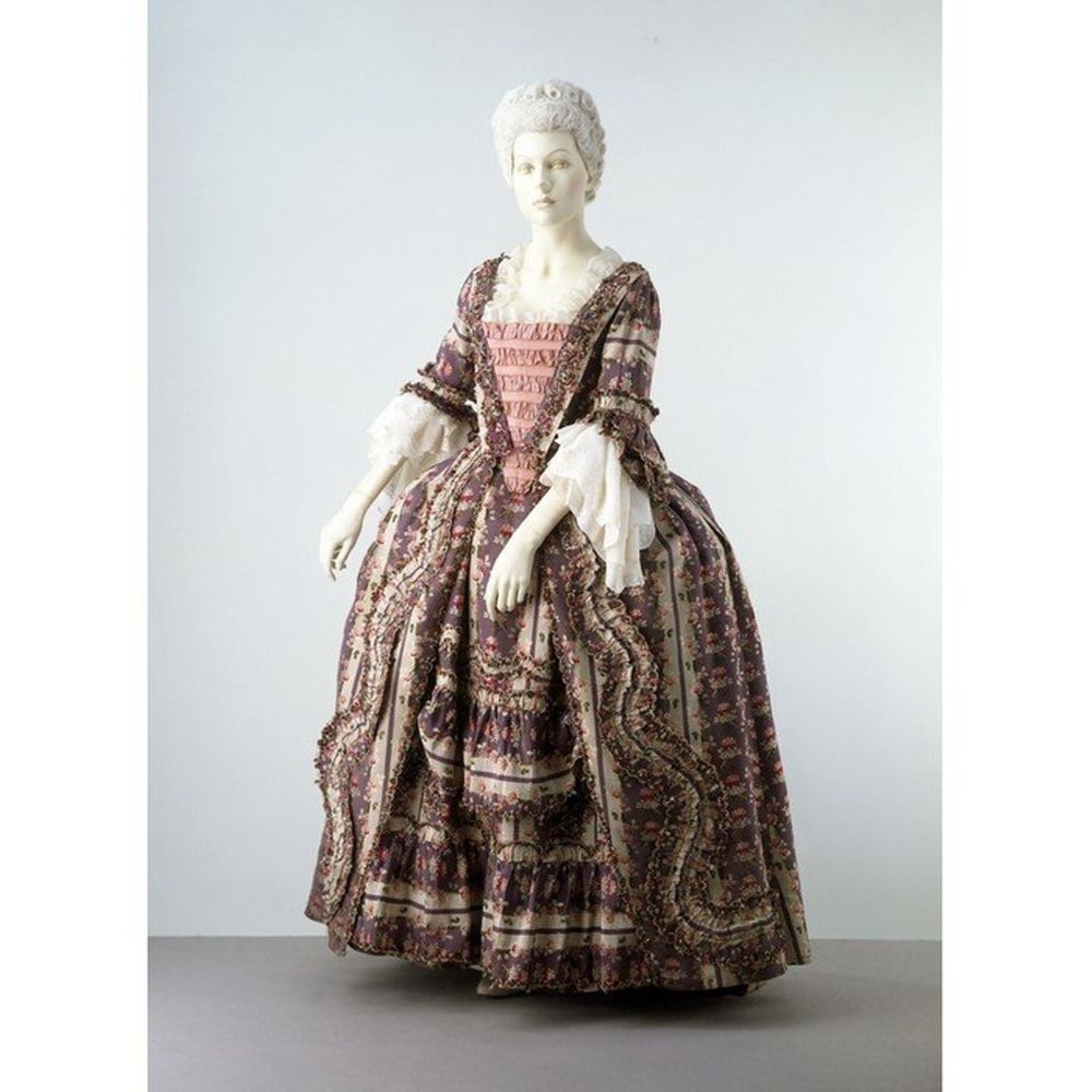 Исторический костюм 18 века