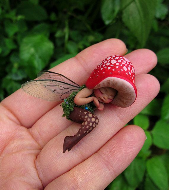 гриб украшениеTiny Sleeping Woodland Mushroom Fairy by Celia Anne Harris OOAK - Made to Order гриб украшение