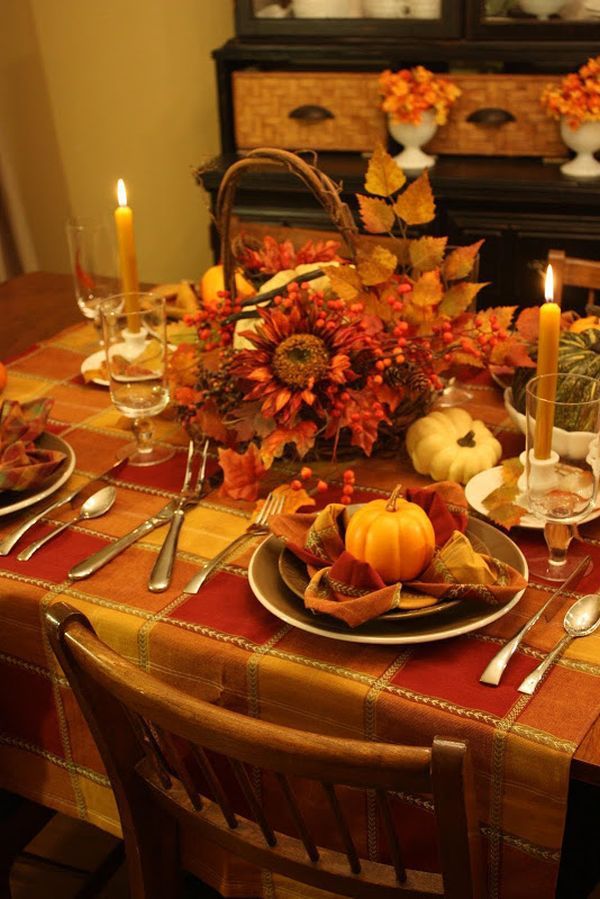 Ужин осень. Осенняя сервировка стола. Красиво сервированный стол. Украшение осеннего стола. Сервировка в осеннем стиле.