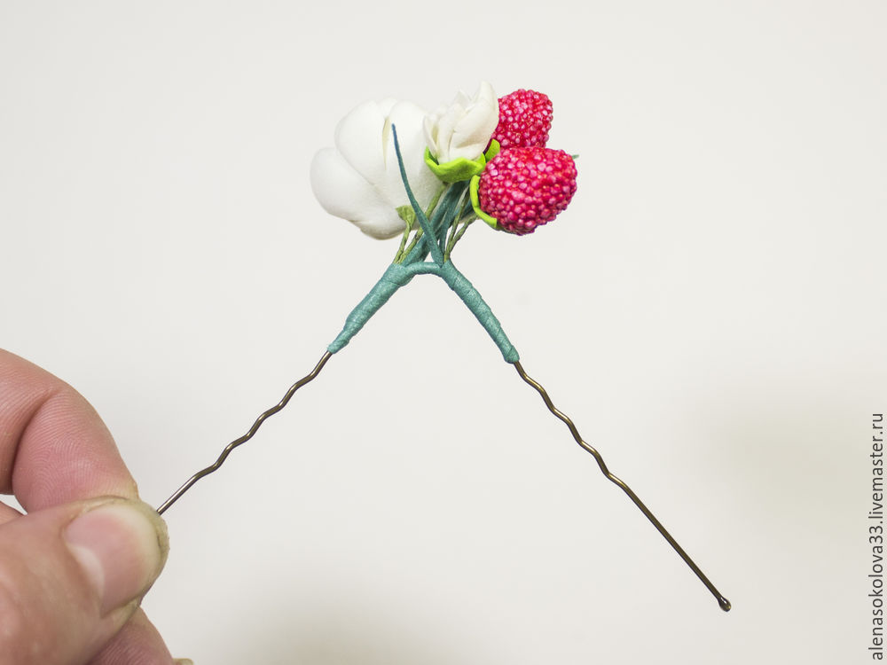 Крепление оазиса к арке. Цветы из изолона на улицу. Подвесные ящики для цветов на балкон. Букет невесты на портбукетнице мастер класс. Как закрепить цветы.