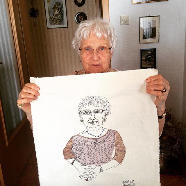 Художница Harriet Riddell и ее скетчинг на швейной машинке
