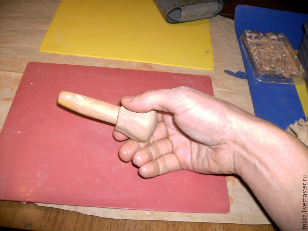 Как сделать свистульку из рук. Изготовить свистульку из глины. Свистулька из пластилина своими руками. Глиняная свистулька пошагово. Свистулька из глины своими руками.