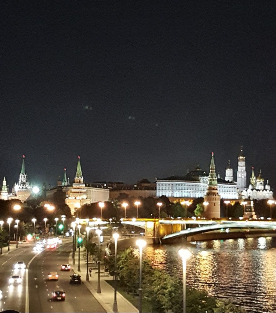 Почему сейчас в москве. Ночная Москва по улицам. Фотографии ночной Москвы. Москва ночью сейчас. Ночная Москва август.