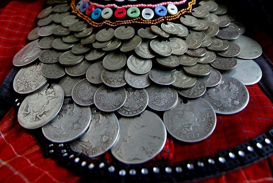Порченные монеты: глобальное бедствие, украшения, мошенничество и долговые расписки