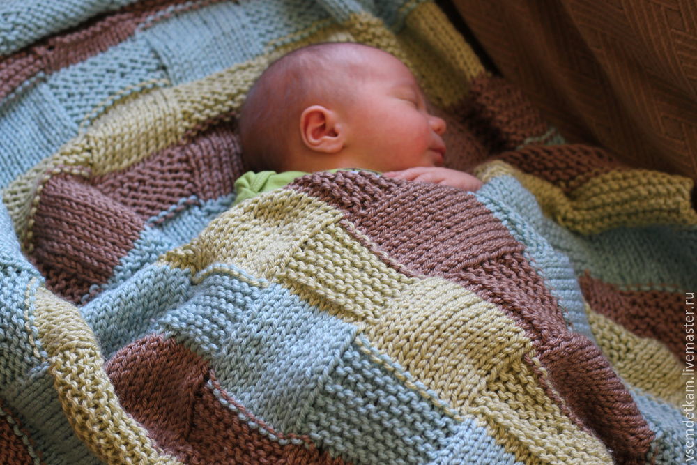 Плед или одеяло на выписку из роддома для новорожденного