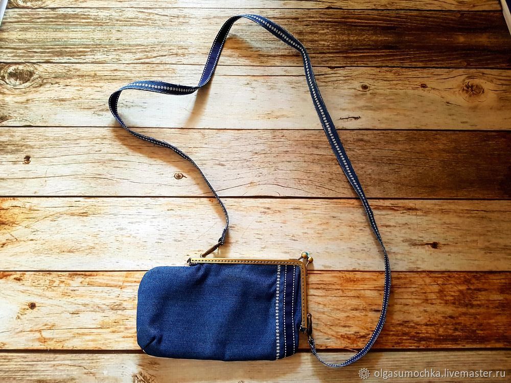 sewing a summer handbag with ice-cream