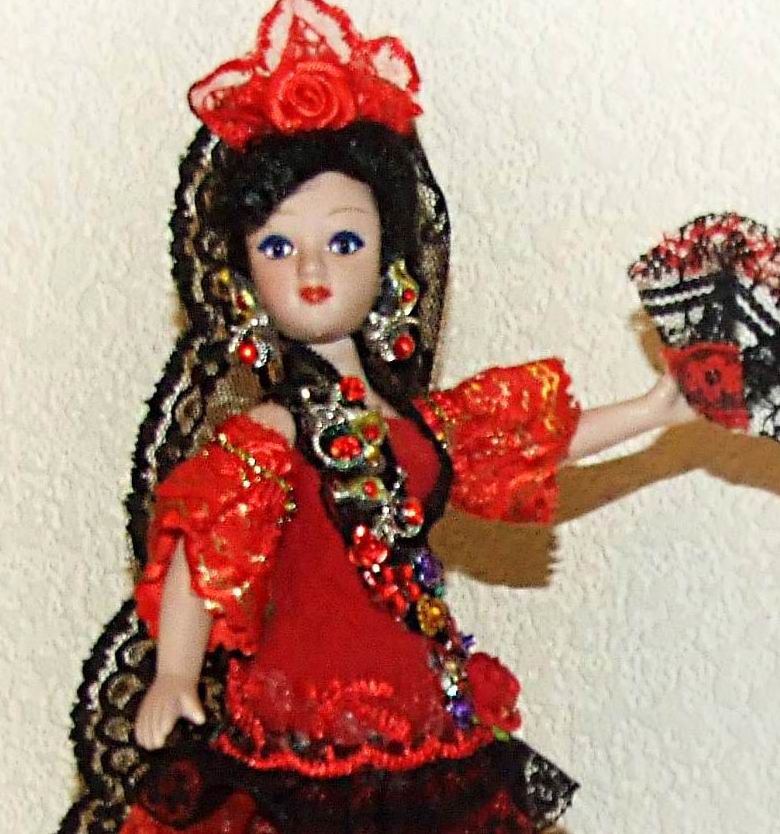 Испанка, танцующая фламенко, особенности испанского костюма, фото № 17
