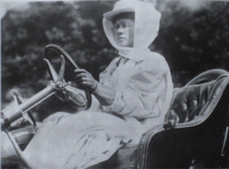 Secese v dámském kroji, foto č. 7