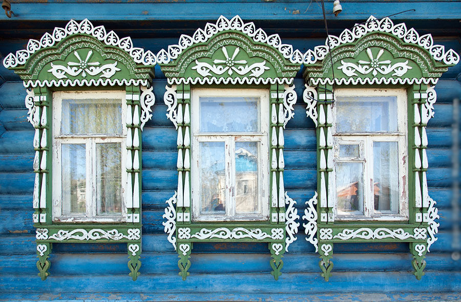 Наличники на окна — стильные идеи для современного деревянного дома (105 фото)