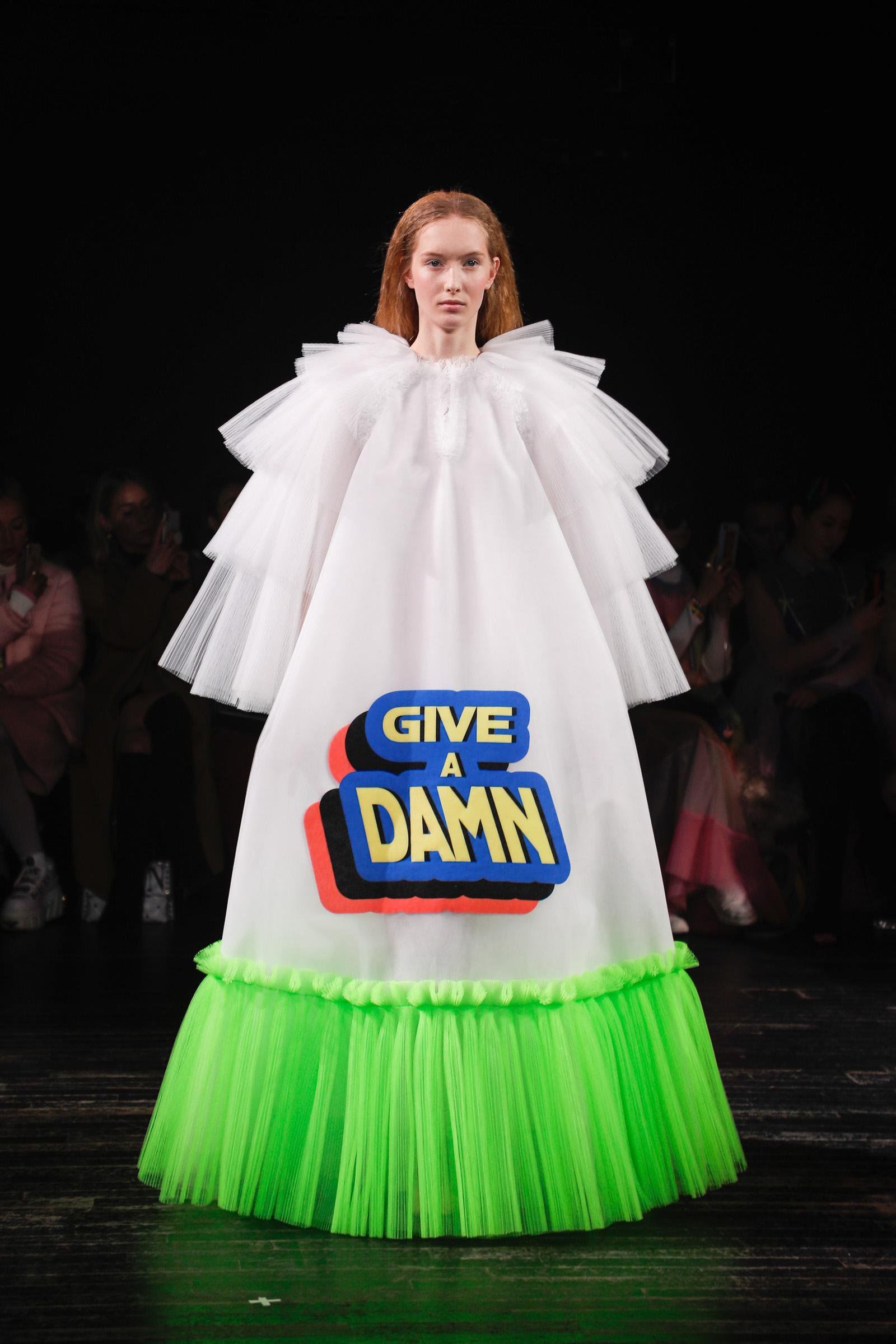 Angel Dresses With Bold Slogans Conceptual Viktor Rolf Spring Summer 19 Zhurnal Yarmarki Masterov