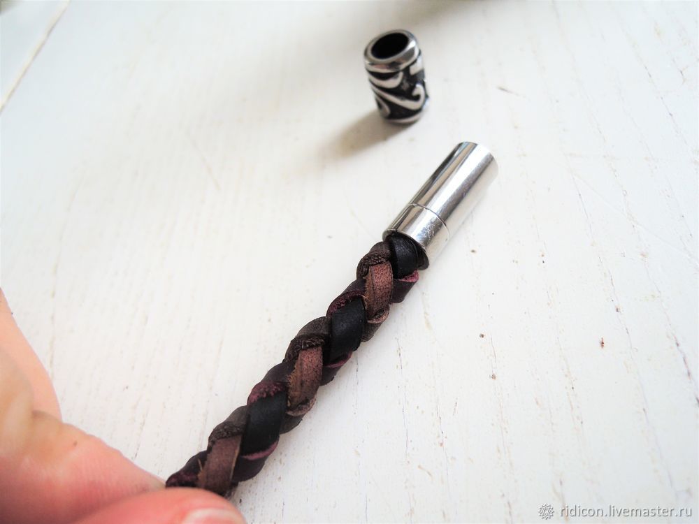 Как сделать браслет из плетеного кожаного шнура, фото № 19
