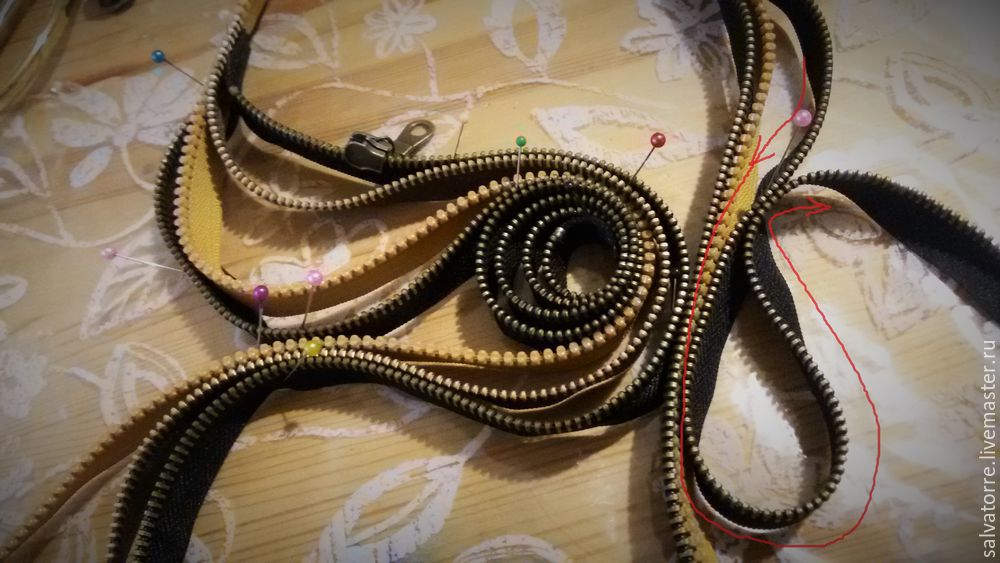 «Мандариновые вензеля» создаем необычное колье из молний, фото № 12