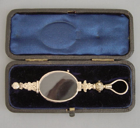 Формула любви абдулов и фарада. Дама в пенсне. Лорнет 19 века. Лорнировать. Лорнет очки.