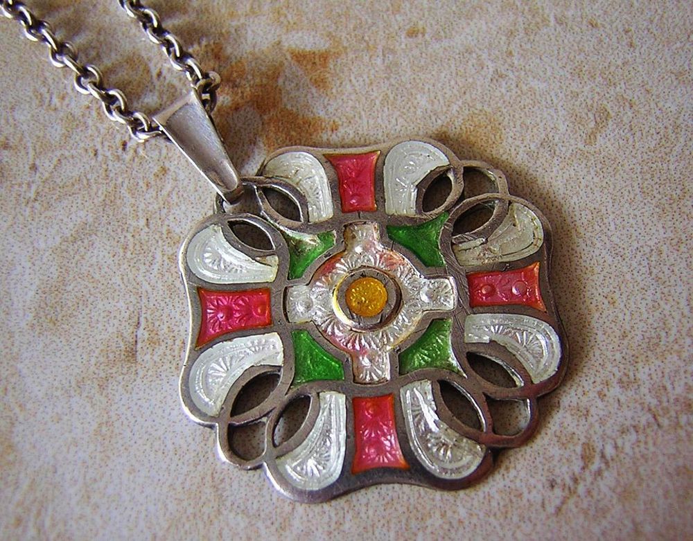 Как женщины победили, или Суфражистки, правильный маркетинг и коллекционные ювелирные украшения, фото № 23