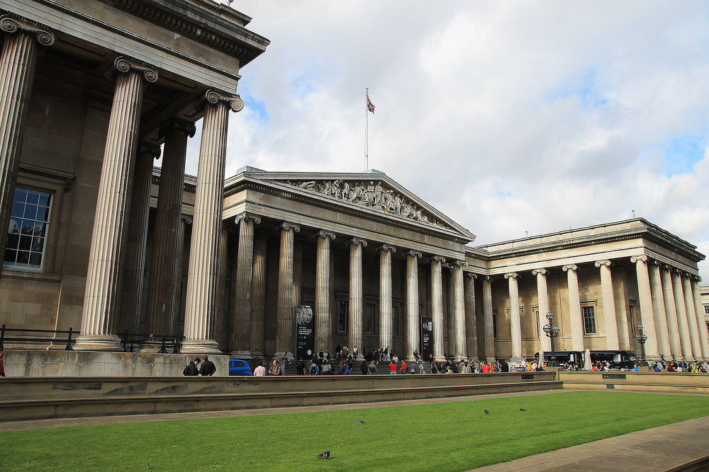 Какие музеи есть в лондоне. Британский музей в Лондоне. Британский музей Монтегю Хаус. Британский музей в Лондоне 1753 г. Британский музей снаружи.