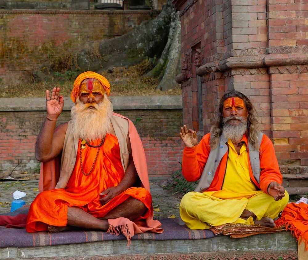 Каста брахманов в индии. Индуизм брахман. Одеяние брахмана в древней индии. Каста брахманов. Индийские варны кшатрии.