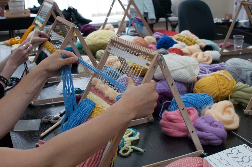 ткачество юбка. ткачество таанико. ручное ткачество гобелен. виавинг ткачество. ручное ткачество для детей.