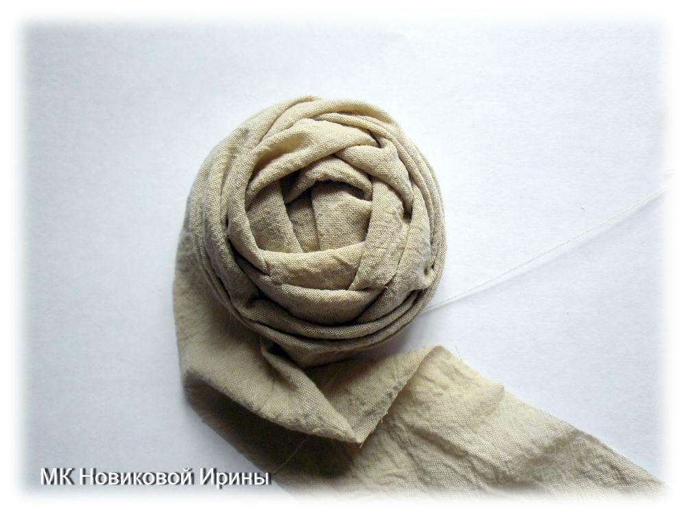 Мастерим текстильную брошь в стиле Бохо. Розочки из ткани