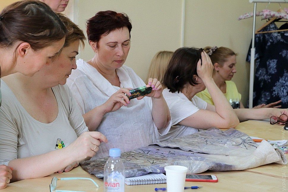 Репортажная фотосъемка. Алена селезнева войлок. Мини репортаж. Съемка репортажа. Репортажная съемка.