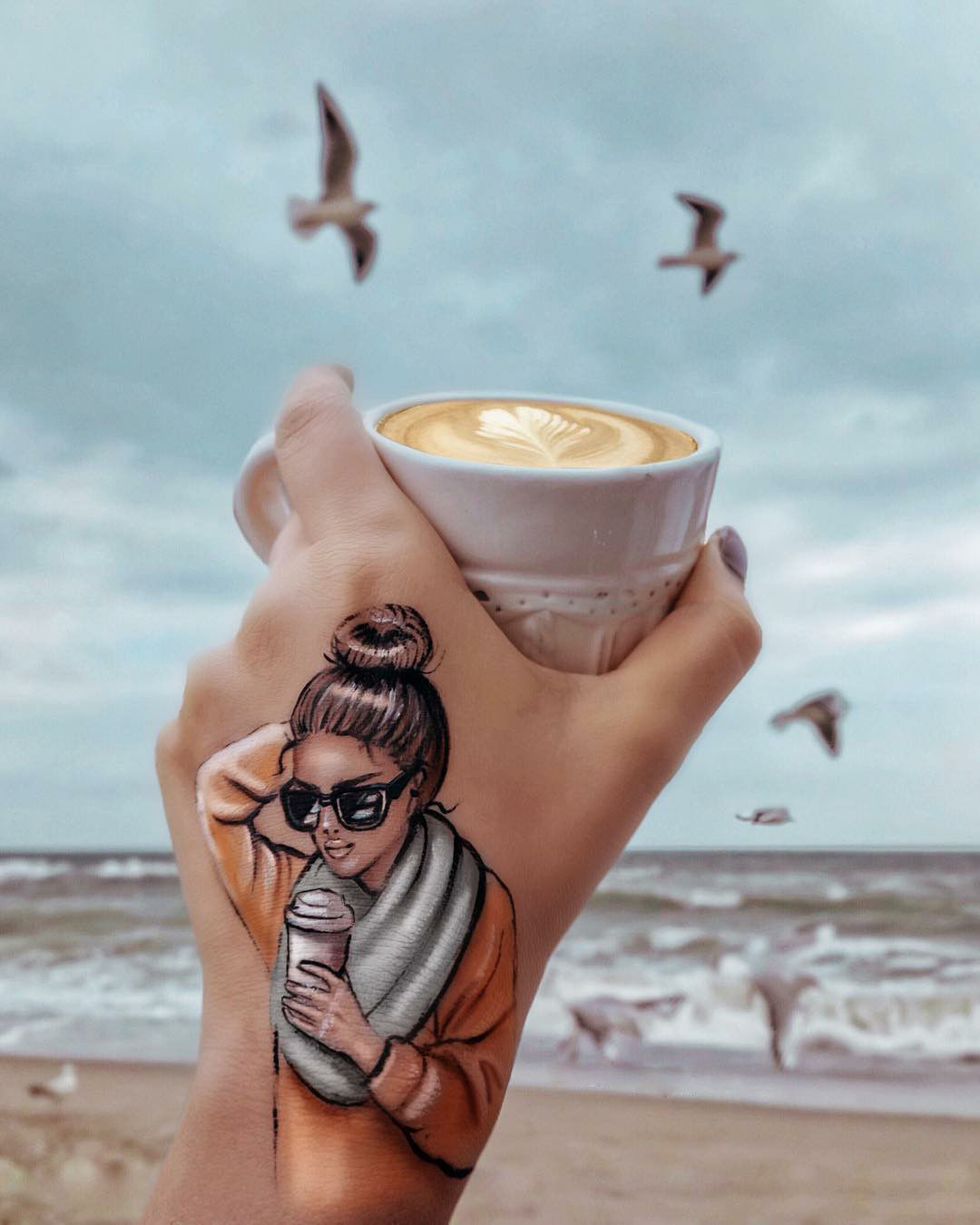 Девушка море кофе