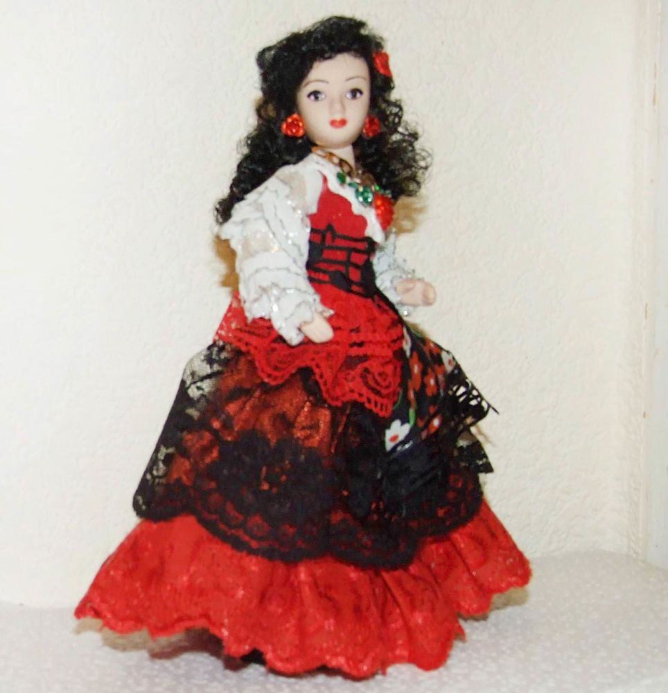 Испанка, танцующая фламенко, особенности испанского костюма, фото № 31