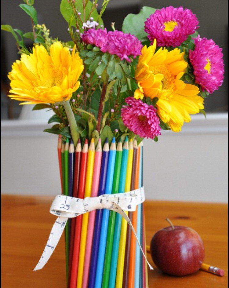 Оригинальные подарки учителям на День учителя своими руками: интересные идеи и рекомендации