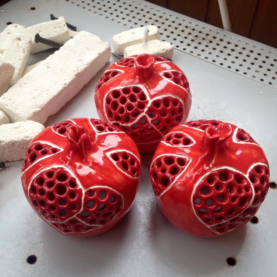 мастер класс гранаты. гранат из глины. мастер класс гранаты. гранат керамика. брошь «гранат».