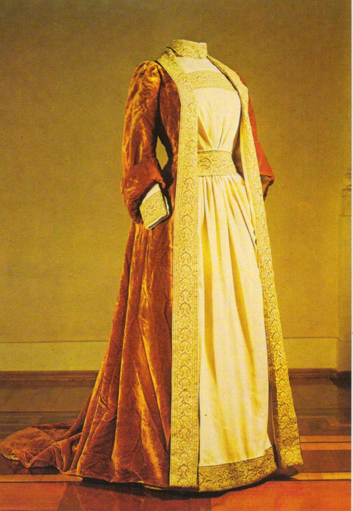 Одежда женщин 18 века в россии