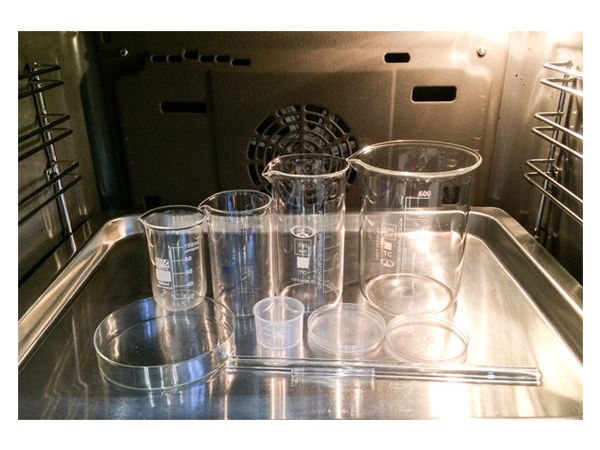 Мытье посуды лаборатории