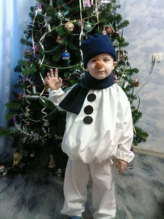 Костюм снеговика для мальчика на праздник