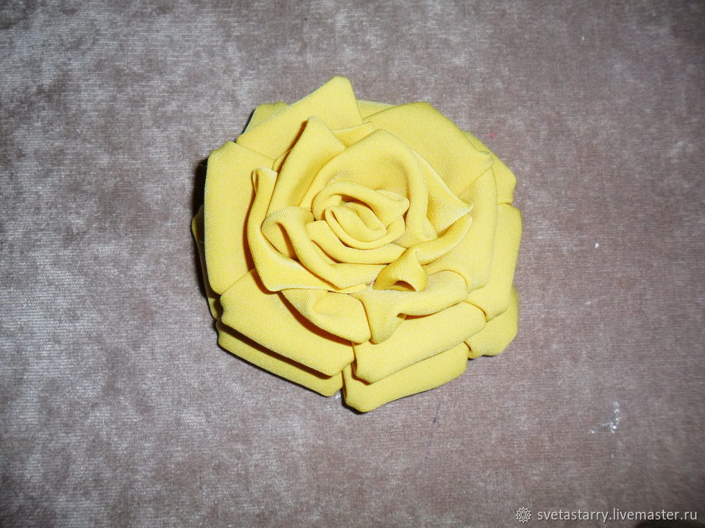 Как сделать очень красивую розу из ткани!