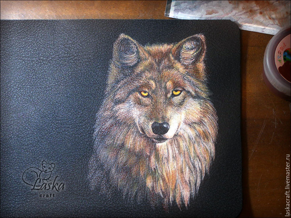 портрет волка