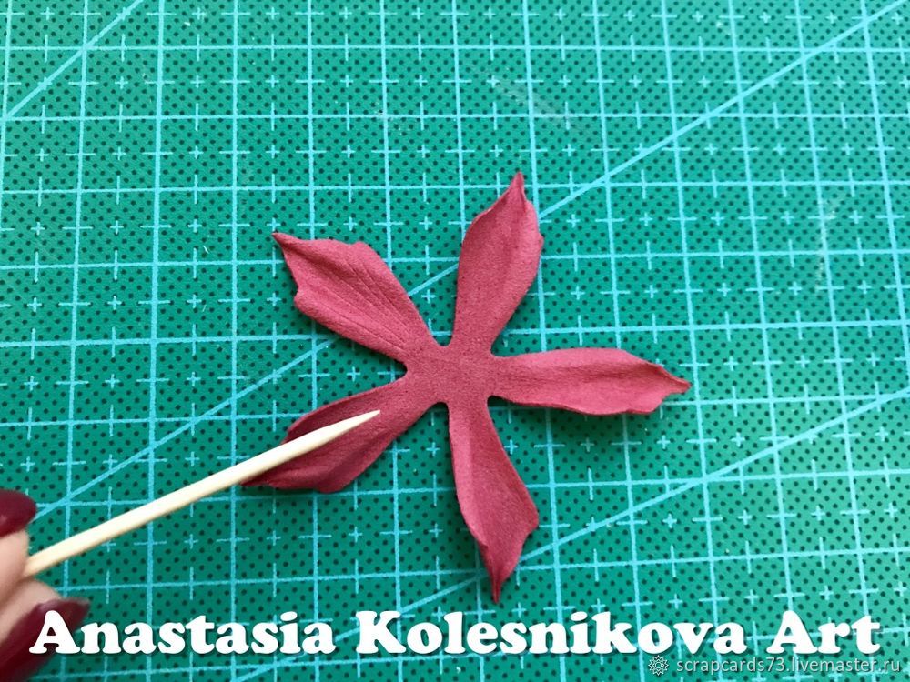 Создаем цветок пуансеттии из фоамирана. «Рождественская звезда» своими руками, фото № 5