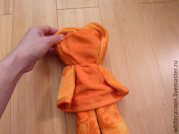 Упаковка из полотенца в форме медведя, фото № 5
