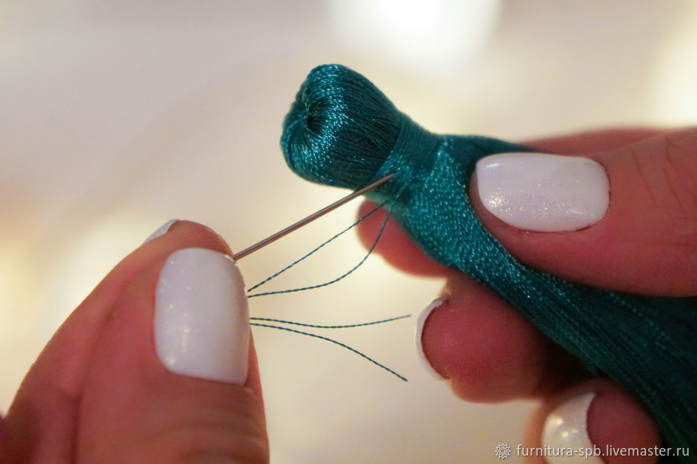 Как сделать кисточку из ниток мулине | Украшения из ткани, Кисточки, Вязание