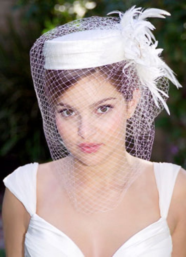 Вместо фаты: свадебные аксессуары на голову невесты