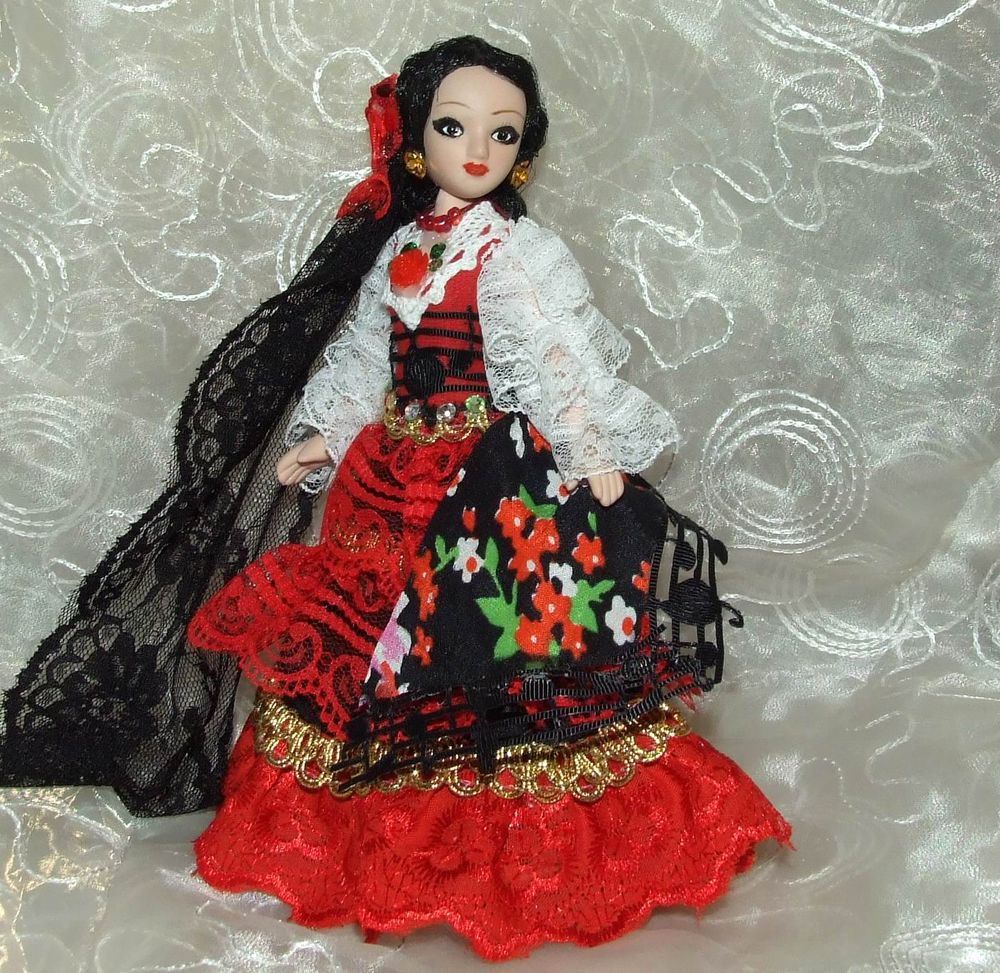 Испанка, танцующая фламенко, особенности испанского костюма, фото № 27