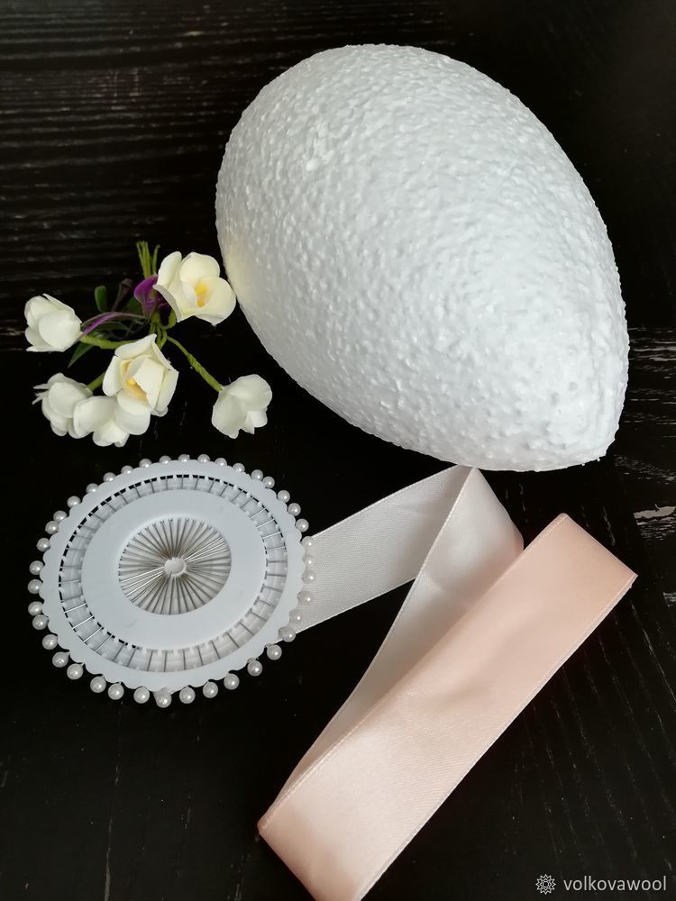 Пасхальное яйцо из атласных лент своими руками. Easter egg of satin ribbon DIY